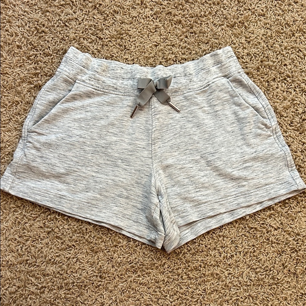 Athleta Balance 4 inch shorts